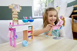 Barbie Salon SPA GJR84