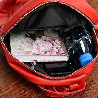 Beltimore Czerwony damski plecak skórzany mały A5 solidny F69 czerwony