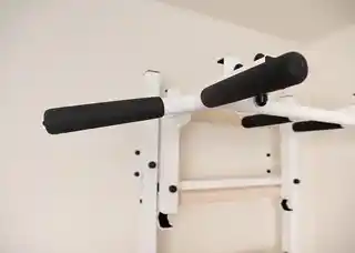 Benchk Drabinka Gimnastyczna Z Drążkiem Biały K231W