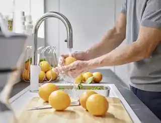 Blanco Carena-S Vario Silgranit-Look Bateria kuchenna wysoka z wyciąganą wylewką delikatny biały/chrom 526931