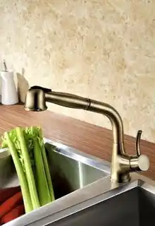 Blue Water Retra bateria kuchenna z wyciąganą wylewką mosiądz antyczny