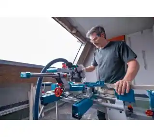 Bosch GCM 18V-216 D ukosnica akumulatorowa z posuwem, 18V, bez akumulatora