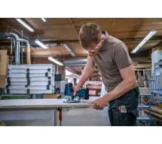 Bosch Wyrzynarka Professional GST 18V 155 SC akumulatorowa, precyzyjna, z prowadnicą, model 06015B0002