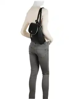 Canaletto Mały plecak z groszkowanej skóry licowej elegancja i funkcjonalność PD455