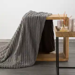 DESIGN 91 koc LISA z wytłaczanym wzorem pasów 170x210cm stalowy