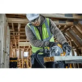 DeWalt Pilarka tarczowa DCS570NT-XJ