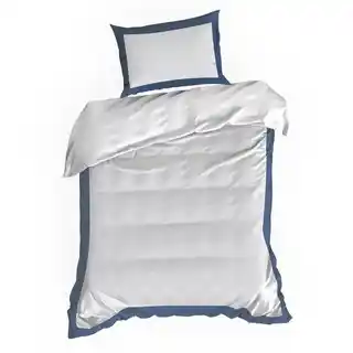 Eurofirany Pościel satynowa Laura 220x200 biała granatowa ozdobna krawędź