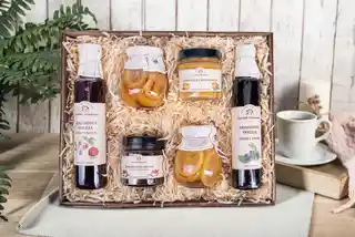 Green Touch Duży kosz prezentowy z zestawem naturalnych przetworów owocowych 1700