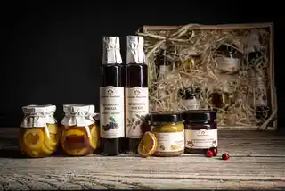 Green Touch Duży kosz prezentowy z zestawem naturalnych przetworów owocowych 1700