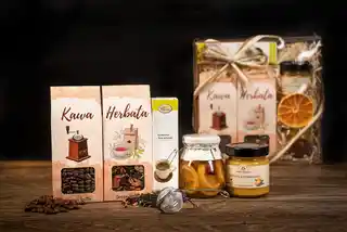 Green Touch Kosz prezentowy zestaw herbata, kawa, przetwory, zaparzacz 1608