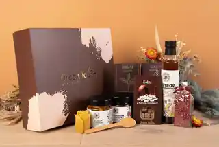Green Touch Kosz prezentowy zestaw kawa herbata syrop konfitury czekolada w pudełku box