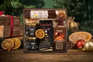 Green Touch Świąteczny kosz prezentowy miody, kawa, syrop korzenny i słodycze