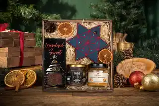 Green Touch Świąteczny kosz prezentowy z miodem, herbatą, piernikiem i konfiturą