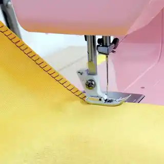 Janome Maszyna do szycia Juno E1015 Różowy