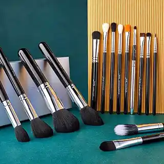 Jessup Essential Makeup Brush zestaw 15 pędzli do makijażu twarzy i oczu T092 czarny srebrny