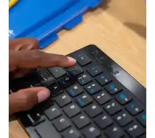 Jlab JBuds Keyboard Czarny Klawiatura membranowa