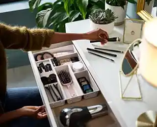 Joseph Joseph VivaShell organizer na kosmetyki, 7 szuflad, plastik, biały, model 75009