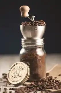Kilner Młynek do kawy Traditional, stal nierdzewna, ceramiczny młynek, regulacja mielenia, opakowanie różne