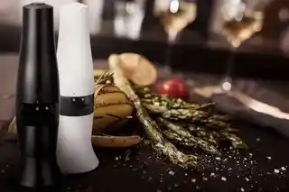 Kyocera Elektryczny młynek do ziół przypraw, biały