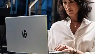 Laptop Hp ProBook 455 G9 6S6S4EA AMD Ryzen 7 16GB SSD 512GB AMD Radeon FullHD Win 11 Pro Srebrny