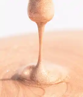 Lumene INVISIBLE ILLUMINATION rozświetlacz z serum Golden Hour 15ml