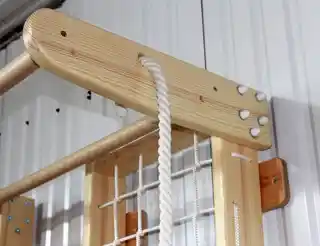 Małpiszon Drabinka gimnastyczna drewniana biała Kombik Irelio