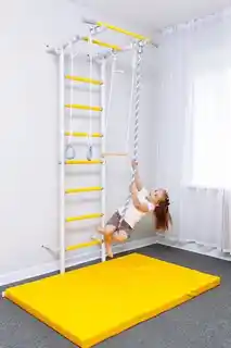 Małpiszon Drabinka gimnastyczna przyścienna Kometa Next 6 jasnozielona