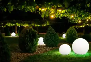 Nowodvorski lampa ogrodowa Cumulus M kula IP65 45cm biała tworzywo sztuczne