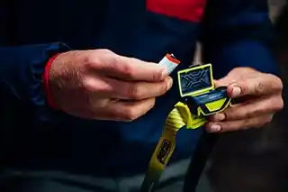PETZL Tikka E061AA01 latarka czołowa niebieska, LED, 350 lumenów