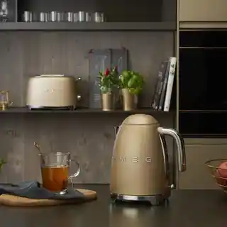 Smeg KLF03CHMEU 1,7l 2400W czajnik elektryczny