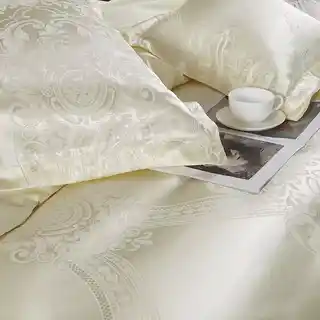 Spod Igły I Nitki Pościel atłasowa z haftem 220x200 kremowa AT005