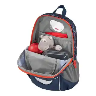 Step by Step plecak junior Kiga Maxi Fire Truck Finn niebiesko czerwony, wodoodporny, ergonomiczny, z licznymi kieszeniami, certyfikat OEKO-TEX