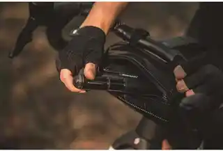 Topeak Tubular Barbag torba na kierownicę 1,5L czarna, wodoodporna, lekka, nylonowa, z regulowanym paskiem, kompatybilna z rowerami miejskimi