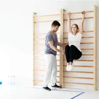Underfit Drewniana drabinka gimnastyczna 230 x 80 cm