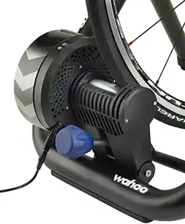 Wahoo Fitness Trenażer rowerowy Kickr Snap WFBKTR3 kompatybilny z aplikacją Wahoo Fitness, 1000W, 12 kg, kompatybilny z rowerami o szerokości osi 130-135 mm