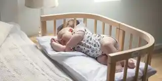 Waldin Łóżeczko drewniane owalne 7w1 z materacem Natural