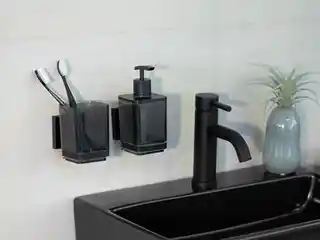 Wenko dozownik do mydła QUADRO Vacuum-Loc stal nierdzewna 340 ml 71444800