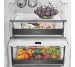 Whirlpool WHK25322B4E Funkcje AI 193,5cm AI AdaptiveCool PureSpace Lodówka do zabudowy
