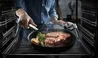 WMF Steak Profi patelnia indukcyjna 24 cm, patelnia do steków, idealna do ostrego smażenia, wielowarstwowy, Rapid Heat Control, patelnia grillowa powlekana 1771246021