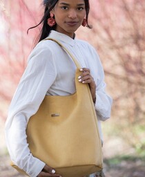 Pakamera Torba HOBO z miodowego nubuku tapicerskiego