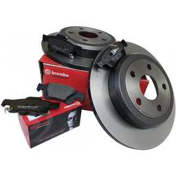Tylne klocki + NIE wentylowane tarcze hamulcowe BREMBO