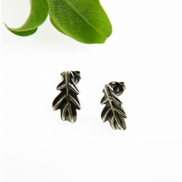 Dębowe listki mini grafitowe - kolczyki srebrne