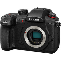 Panasonic Bezlusterkowiec Lumix DC-GH5M2