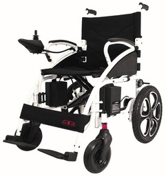 Elektryczny wózek inwalidzki z uchylnymi podłokietnikami i pasem