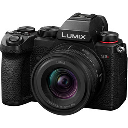 Panasonic Lumix S5D + S-R18-40 F/4.5-6.3