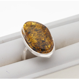 Pierścionek regulowany z Bursztynem Zielonym w srebrze