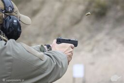 Voucher na strzelnicę - Pakiet "Glock 17" -