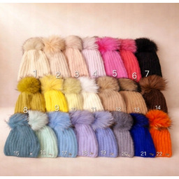 Czapka z naturalnym pomponem 60 % Angora !