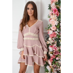 Sukienka z falbanami z ozdobną koronką liliowy róż