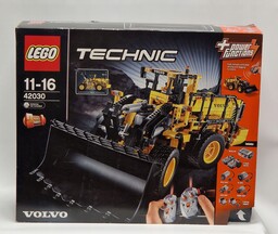 Lego Technic Koparka Volvo L350F 42030